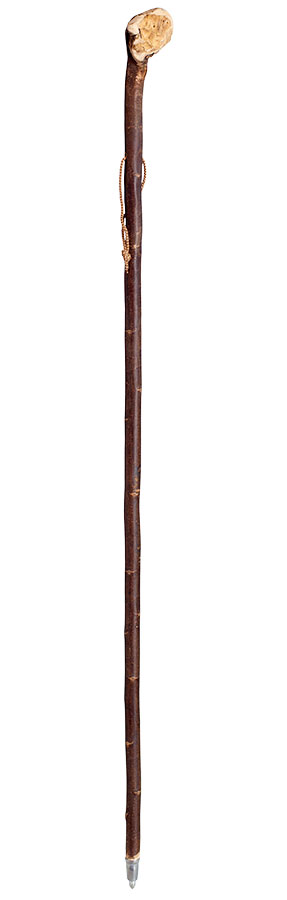 Bordón 539 de castaño con piel y porra, 143 cm.